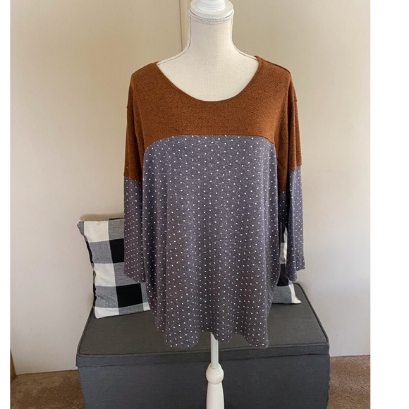 Maurices Tops - Maurices Polka Dot Long Sleeve Top